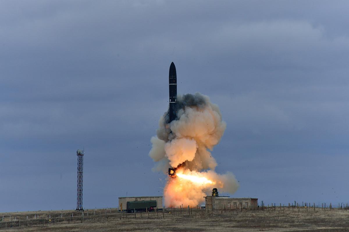Rusiya qitələrarası ballistik raketin sınaq buraxılışını HƏYATA KEÇİRDİ
