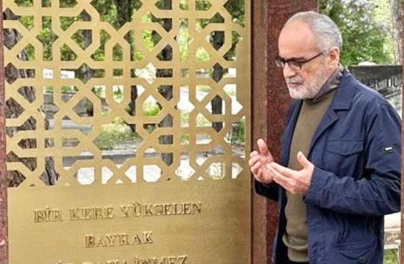 Ərdoğanın baş müşaviri Rəsulzadənin məzarını ZİYARƏT ETDİ - FOTO