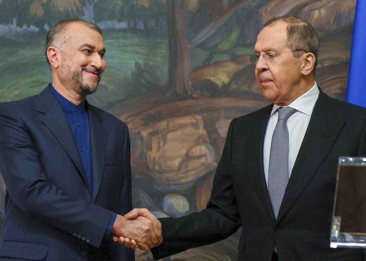Lavrov Abdullahiyanla telefonla danışdı