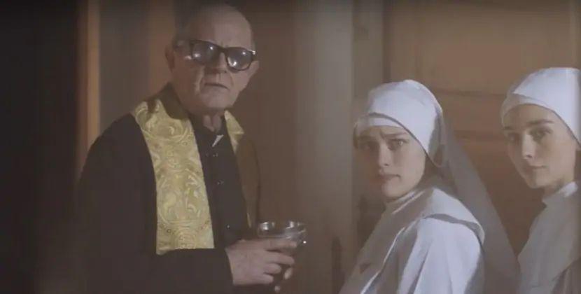 Katolik monastırında çəkilmiş reklam hər kəsin qəzəbinə səbəb oldu