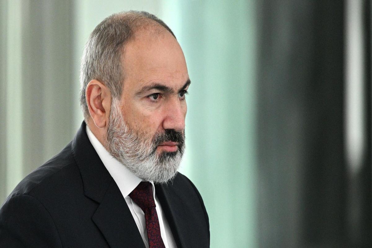 Paşinyan: \"Hazırda danışıqlar masası üzərində Ermənistanın gələcəyidir\"