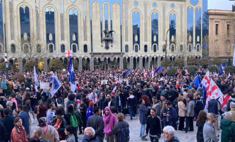 Gürcüstanda etirazlar DAVAM EDİR: ““Rus qanunu” qəbul edilərsə…”