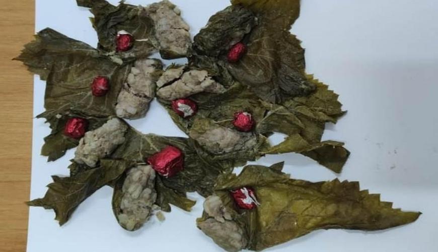 Təcridxanaya dolmanın içərisində narkotik keçirmək istədi