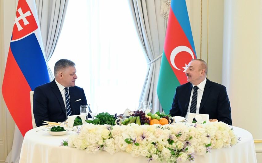 Azərbaycan Prezidentinin adından Slovakiya Baş nazirinin şərəfinə rəsmi NAHAR VERİLDİ