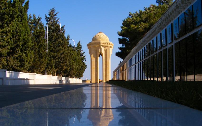 Bolqarıstan Prezidenti Bakıda şəhidlərin xatirəsini ANDI