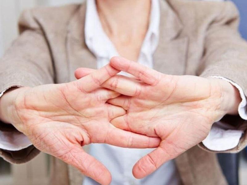 Barmaq şaqqıldatmağın ziyanı varmı? - ARAŞDIRMA NƏTİCƏLƏRİ