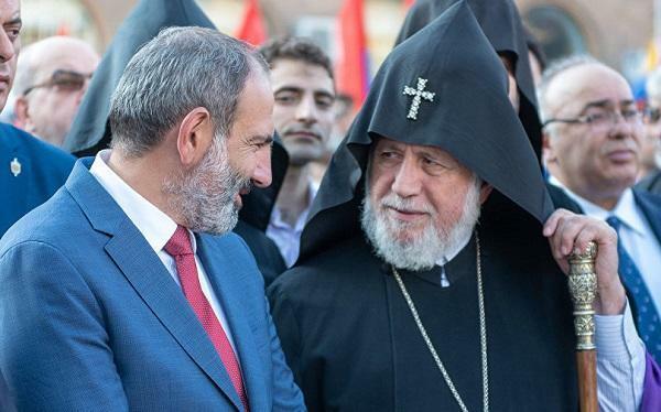 Erməni Kilsəsi Paşinyanla QARŞI-QARŞIYA: “Məqsədləri onu devirməkdir, amma...”