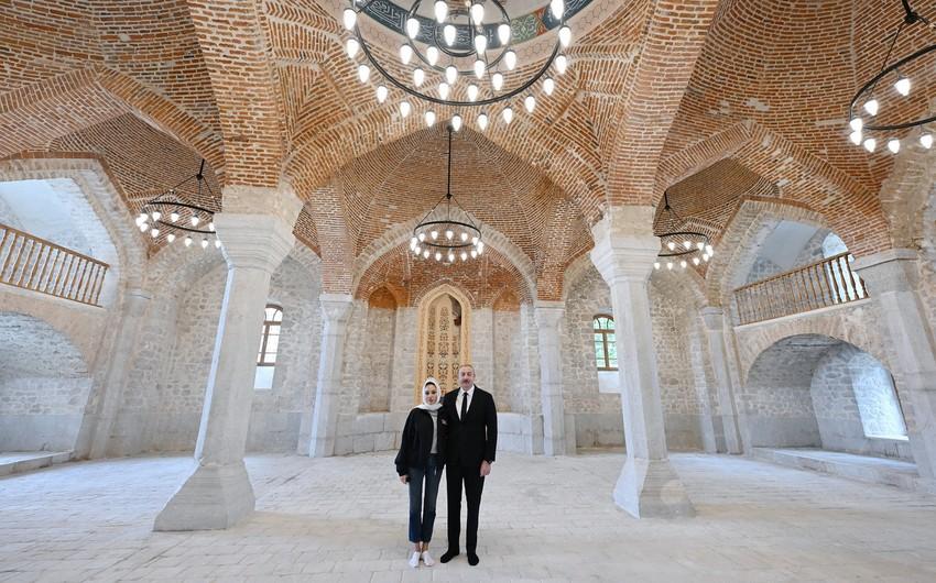 Prezident Şuşada Aşağı Gövhər Ağa məscidində aparılan bərpa işləri ilə TANIŞ OLDU - FOTO