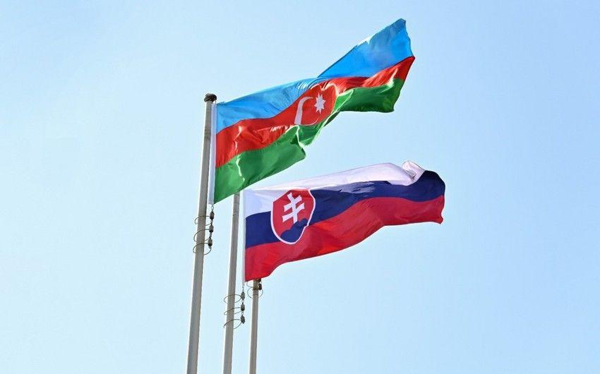 Slovakiya və Azərbaycan bu gün suverenlik və ləyaqət əsasında qurulmuş siyasətlə İDARƏ OLUNURLAR