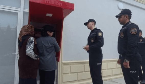 Bank kartlarından oğurluq halları artıb: Qarşısını necə almalı?