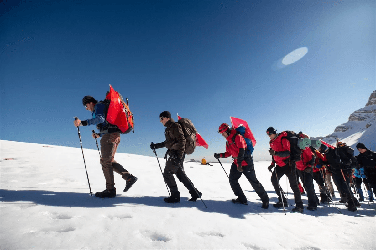 Türkiyə Rəisini axtarmaq üçün 32 alpinist göndərdi