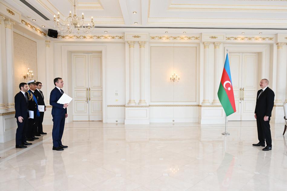 Prezident İtaliyanın yeni səfirinin etimadnaməsini QƏBUL ETDİ - FOTO