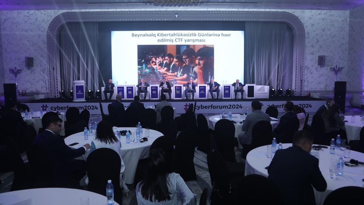 “Kibertəhlükəsizlik üzrə təhsil və insan resursları\" panelində sual-cavab olub - FOTO