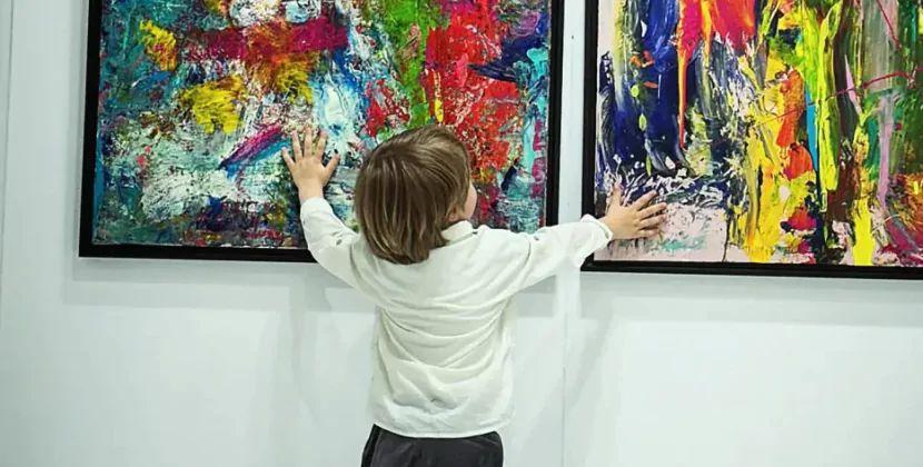 Gənc Leonardo da Vinçi: 2 yaşlı uşaq rəsmlərini 7000 dollara satır - FOTO