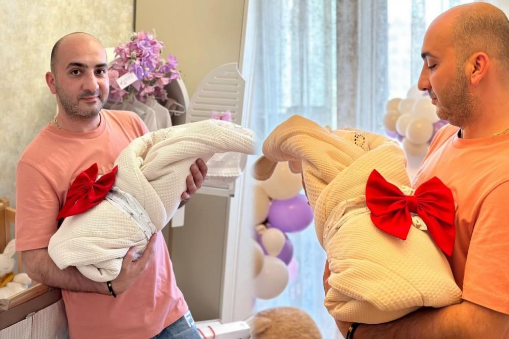 Nicat illər sonra doğulan qızı ilə - FOTO