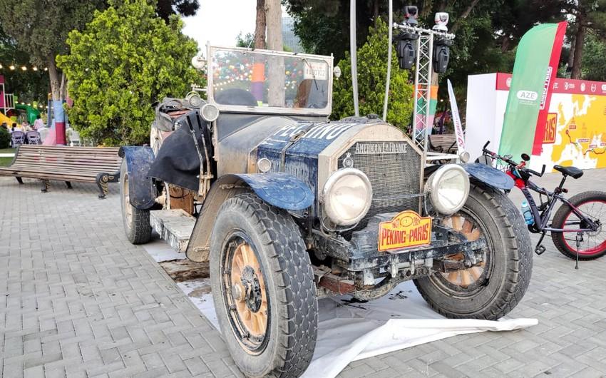 Azərbaycanda 110 yaşlı retro avtomobil YANDI