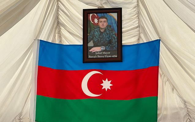 Şəhid Baxışla vida mərasimi keçirilir - FOTO