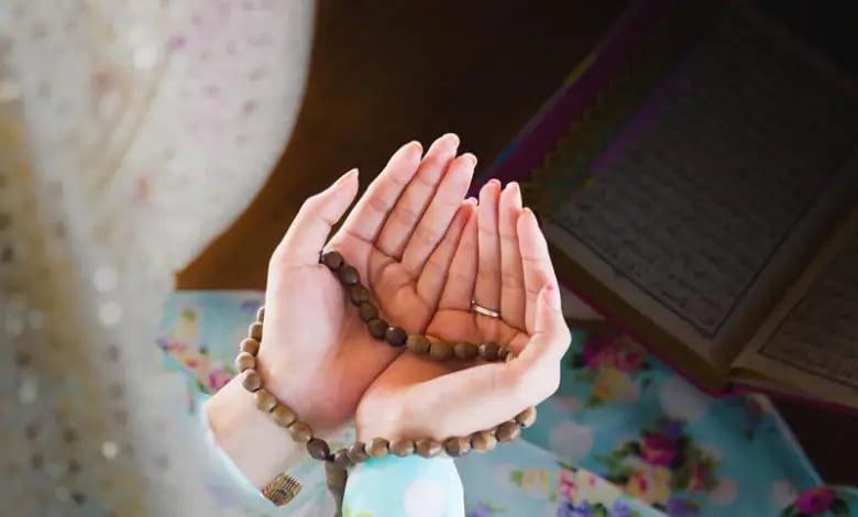 Qadınlar və kişilər namaz zamanı bunları səhv edirlər - ARAŞDIRMA