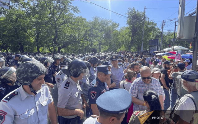 Ermənistanda aksiyalar zamanı 55 nəfər xəstəxanaya yerləşdirildi