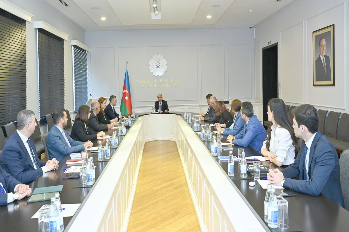 Emin Əmrullayev İctimai Şuranın üzvləri ilə GÖRÜŞDÜ