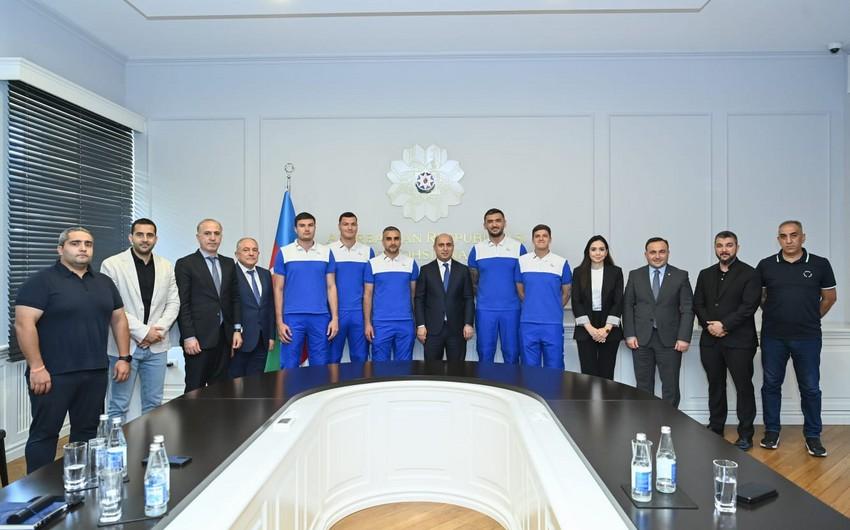 Emin Əmrullayev Avropa Kubokuna vəsiqə qazanan basketbolçularla GÖRÜŞDÜ
