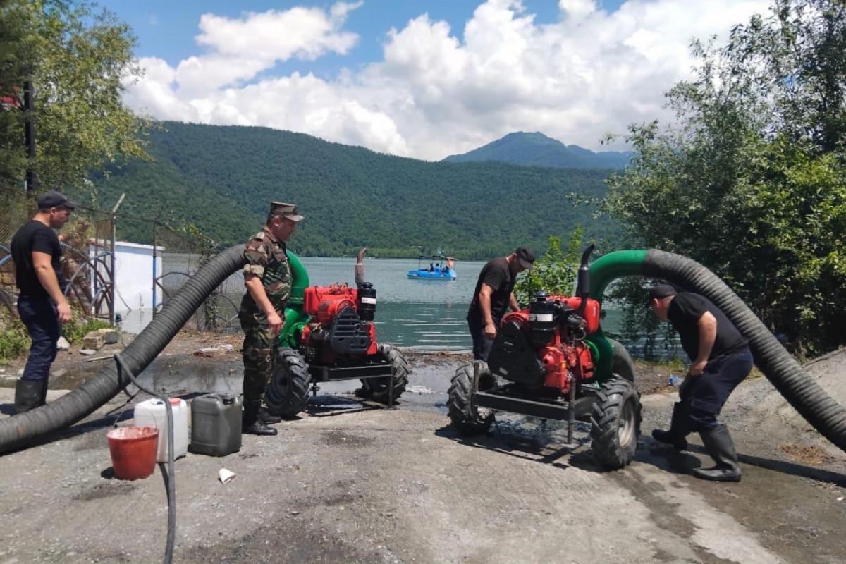 Nohur göldə daşma riski YARANDI