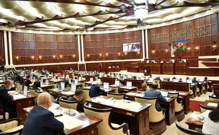 Dövlət büdcəsi ilə bağlı qanun TƏSDİQLƏNDİ