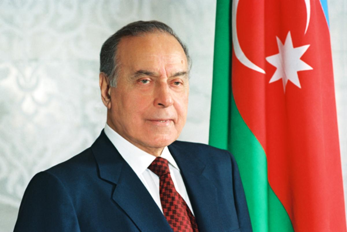 "Heydər Əliyevin xatirəsi Azərbaycan durduqca yaşayacaqdır" - Azər Badamov