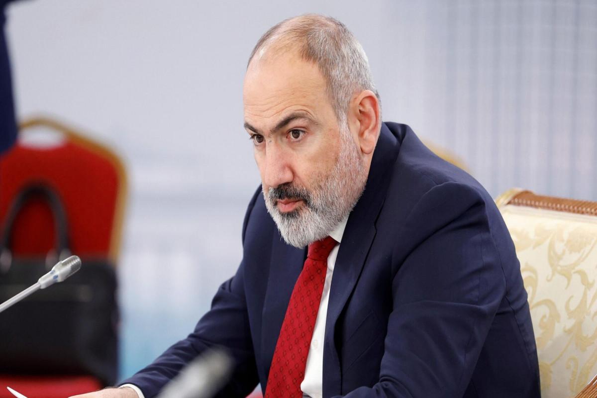 Paşinyan: "Dini-feodal təbəqənin Qarabağ ermənilərindən istifadə etməsinə imkan verilməyəcək"