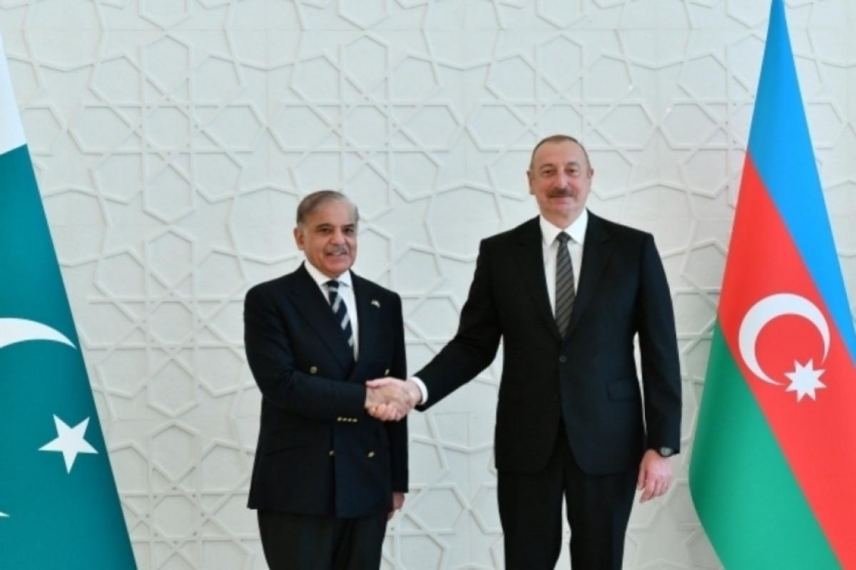 Şahbaz Şərif İlham Əliyevə zəng etdi