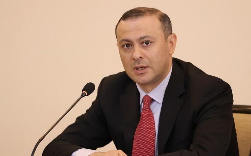 Armen Qriqoryan Makronun müşaviri ilə ikitərəfli münasibətləri MÜZAKİRƏ ETDİ