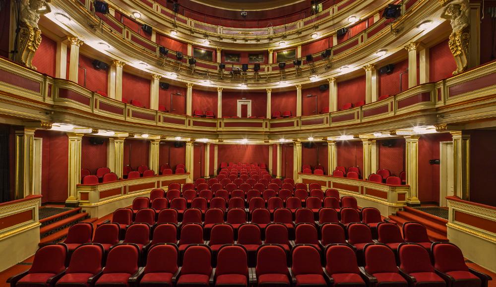 Azərbaycan teatrları "TikTok"da öz pərdəarxası sehrlərini nümayiş etdirirlər Azərbaycan teatrları "TikTok"da öz pərdəarxası sehrlərini nümayiş etdirirlər