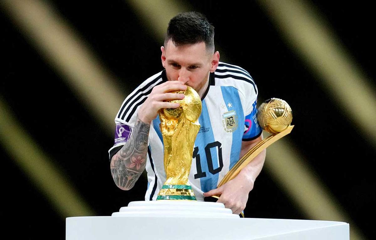 Messi doğum günündə pərəstişkarlarını torta QONAQ ETDİ