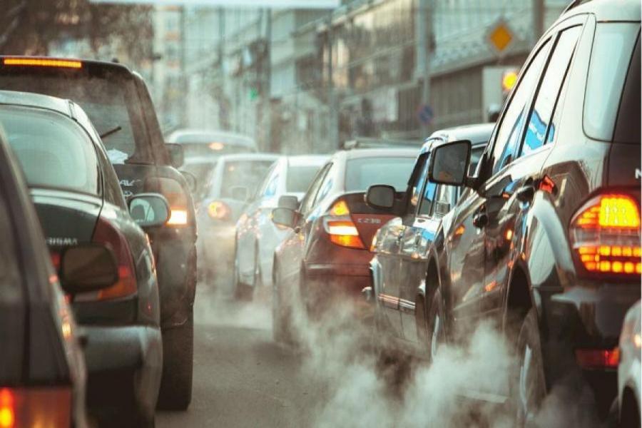Azərbaycanda atmosferi daha çox avtomobillər ÇİRKLƏNDİRİR: Problemin kökündə nə dayanır? - TƏHLİL