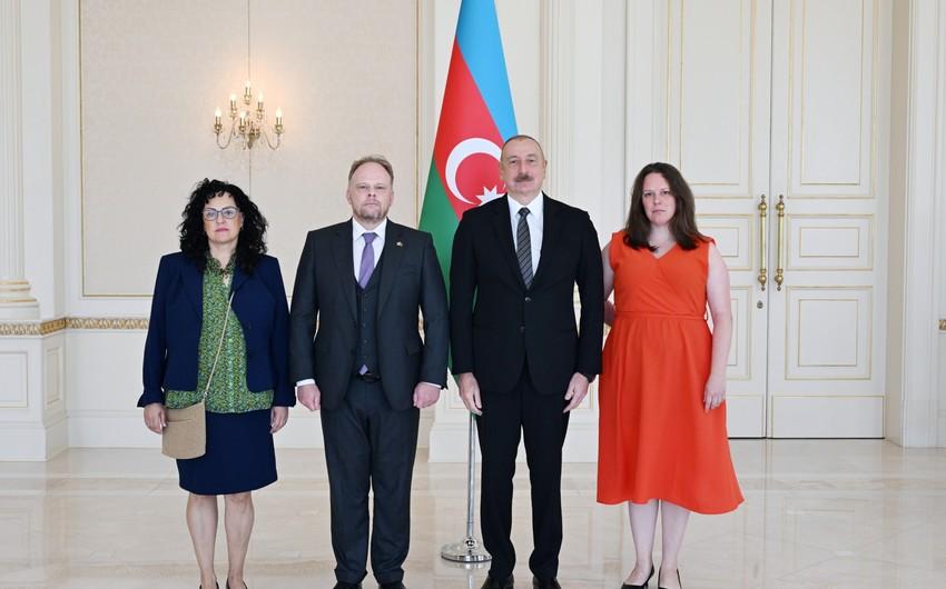 İlham Əliyev Kanada səfirinin etimadnaməsini qəbul etdi - YENİLƏNDİ