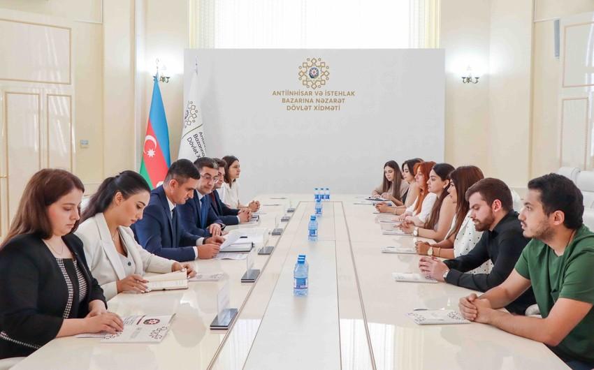 Daşıma şirkətləri xidmətlərinin qiymətini manatla göstərməli olacaq - FOTO