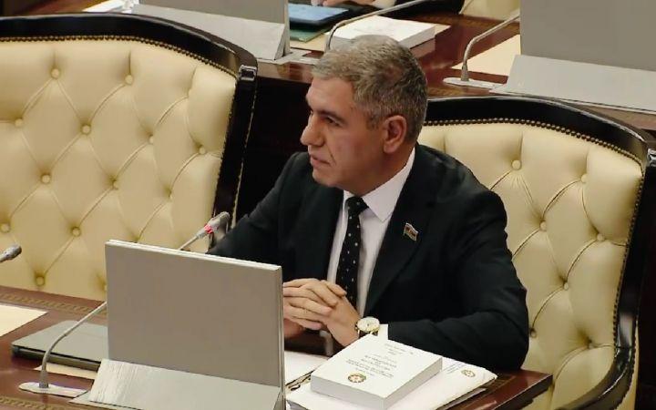 "Əhalinin kasıb təbəqəsi ictimai nəqliyyatdan güzəştli qiymətlərlə istifadə etsin" - Deputatdan TƏKLİF
