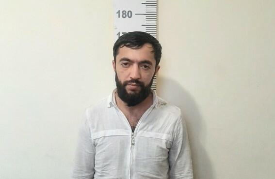 Polisin "saxla" əmrinə tabe olmadı, piyadanı vurdu