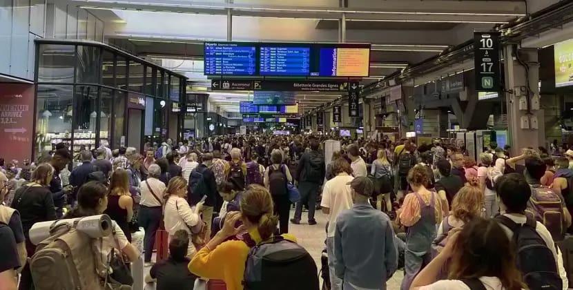 Olimpiadanın açılışına bir neçə saat qalmış dəmir yolunda təxribat baş verib