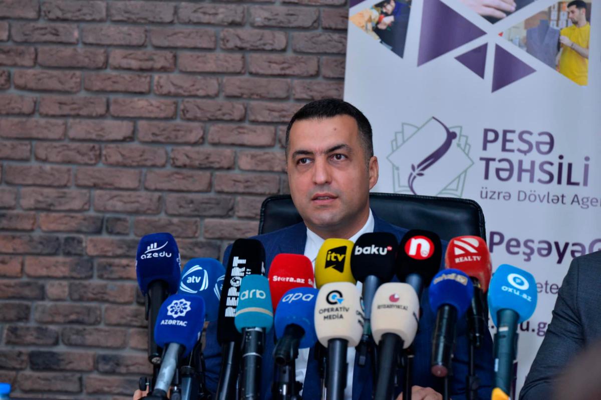 "Qadınlarımızın peşə təhsilinə müraciəti çoxalacaq" - Ceyhun Kərəmov "Qadınlarımızın peşə təhsilinə müraciəti çoxalacaq" - Ceyhun Kərəmov