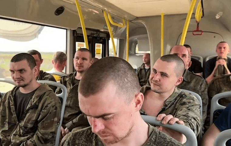 Rusiya və Ukrayna əsir götürülmüş hərbçiləri DƏYİŞDİLƏR