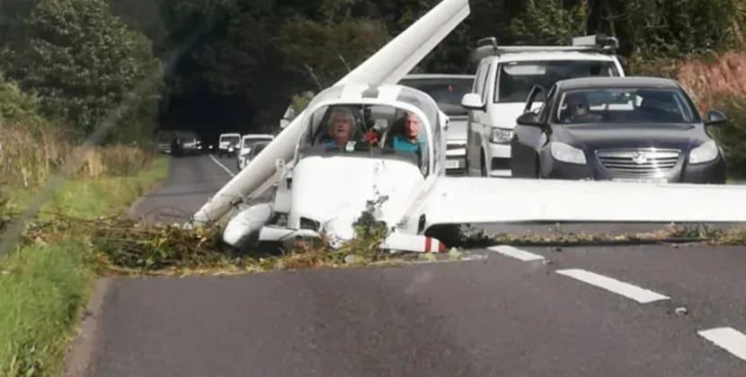 Pilot və sərnişin möcüzəvi şəkildə xilas oldu - FOTO
