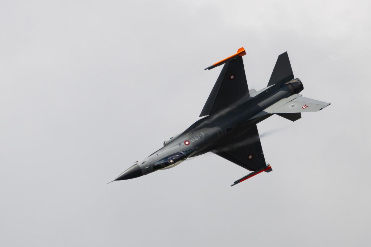 Qərbin Ukraynaya verdiyi F-16 qırıcılarından biri qəzaya uğradı