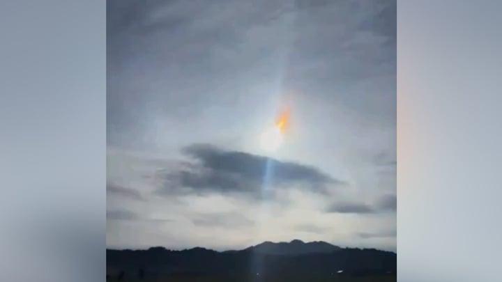 Yerə düşən asteroidin görüntüsü yayıldı - VİDEO Yerə düşən asteroidin görüntüsü yayıldı - VİDEO