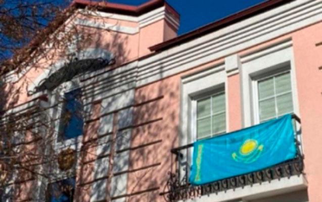Qazaxıstan Ukraynadakı vətəndaşlarına çağırış etdi