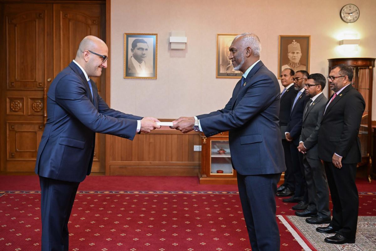 Azərbaycan səfiri etimadnaməsini Maldiv adaları prezidentinə TƏQDİM ETDİ