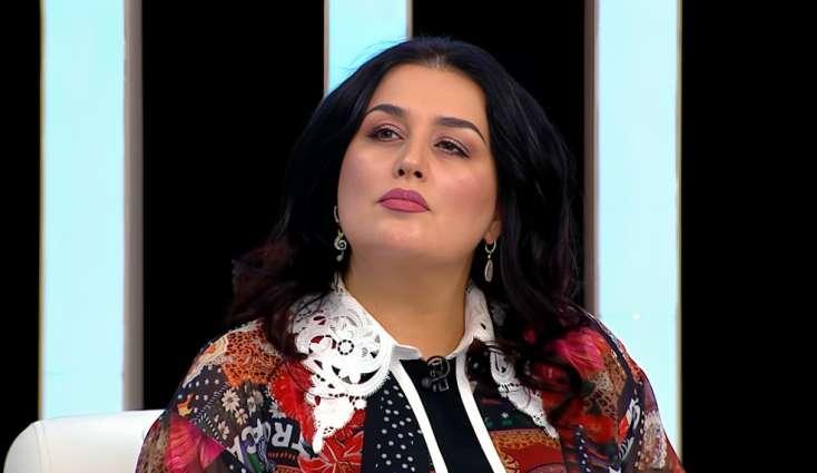 Səhnədə yıxılan Elza Seyidcahan: "Yerə çırpıldım və..."
