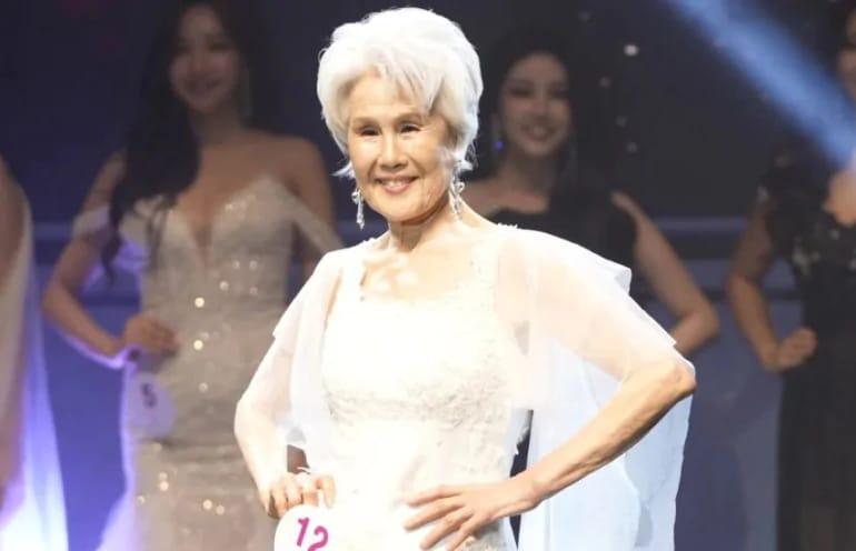80 yaşlı qadın “Miss Kainat” gözəllik müsabiqəsinin finalına çıxdı - FOTOLAR