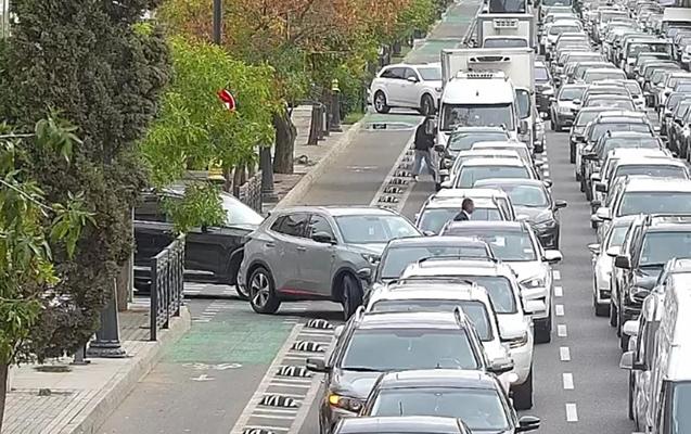 Tıxac olan yollar - SİYAHI
