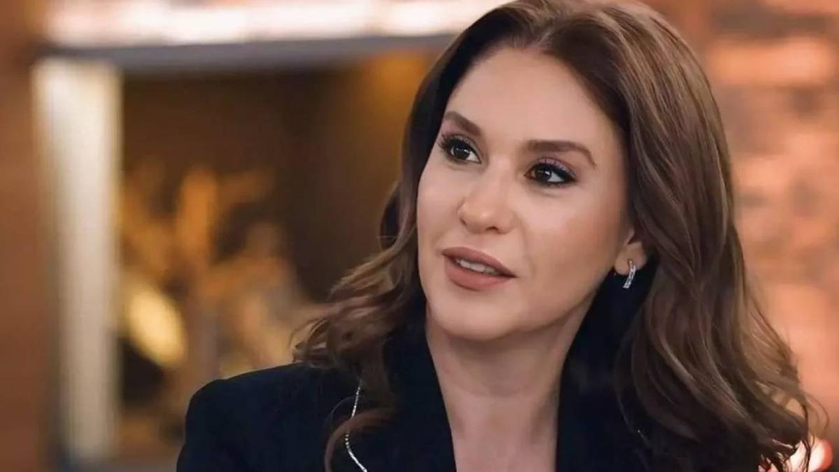 Evrim Alasya məşhur aktyorla eşq yaşayır - FOTO